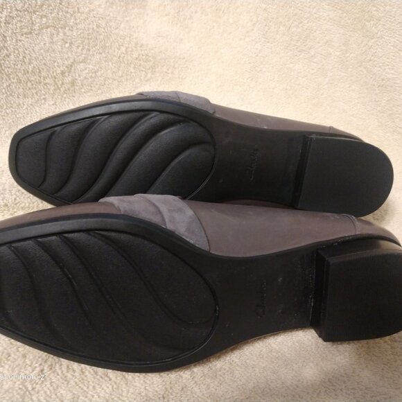 Clarks collection women's leather loafers with suede strap sz 7.5 - Picture 7 of 7